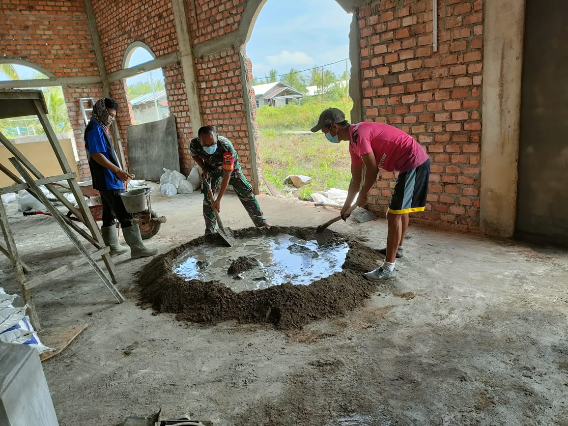 Babinsa Koramil 04/Kuindra Serda Ichlas Manalu Rutin Lakukan Goro Bersama Warga Binaaan