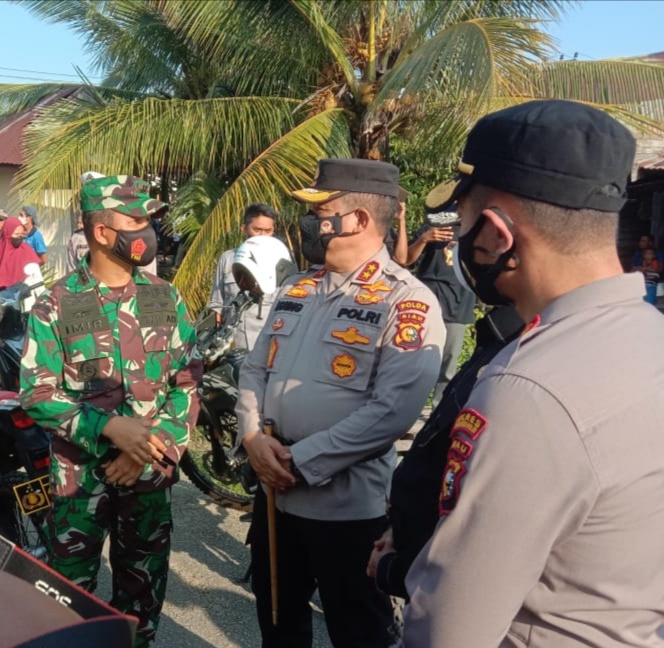 Forkopimcam Kuindra Sambut Kedatangan Kapolda Riau di Desa Teluk Dalam