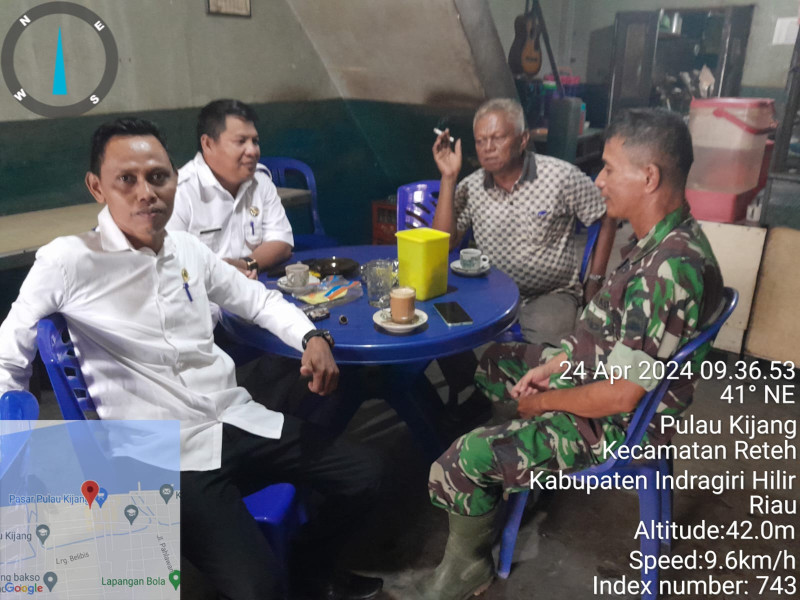 Babinsa Pelda Nofiandi Laksanakan Komsos Guna Berbagi Informasi Kepada Masyarakat Setempat