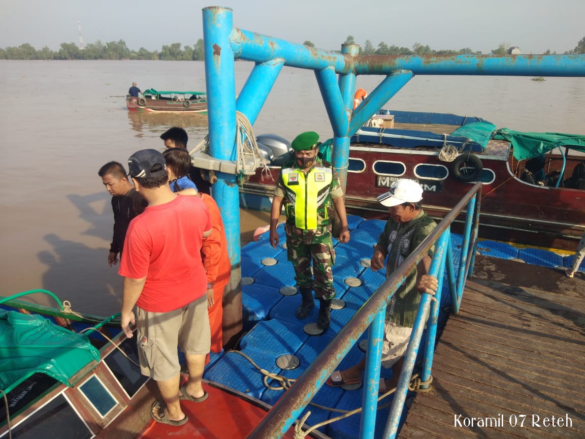Personil Koramil 07/Reteh Lakukan Himbauan Kepada Masyarakat