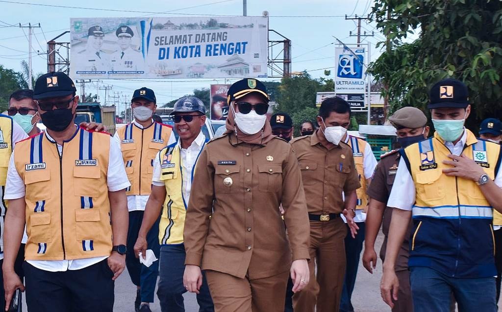 Viral Jalan Provinsi Banyak yang Rusak, Bupati Inhu: Belum Ada Upaya Kongkret dari Pemprov Ria