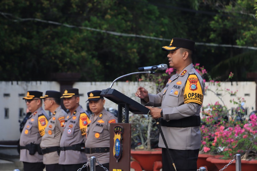 Polres Indragiri Hilir Gelar Upacara PTDH, Tujuh Orang Polisi Resmi Diberhentikan