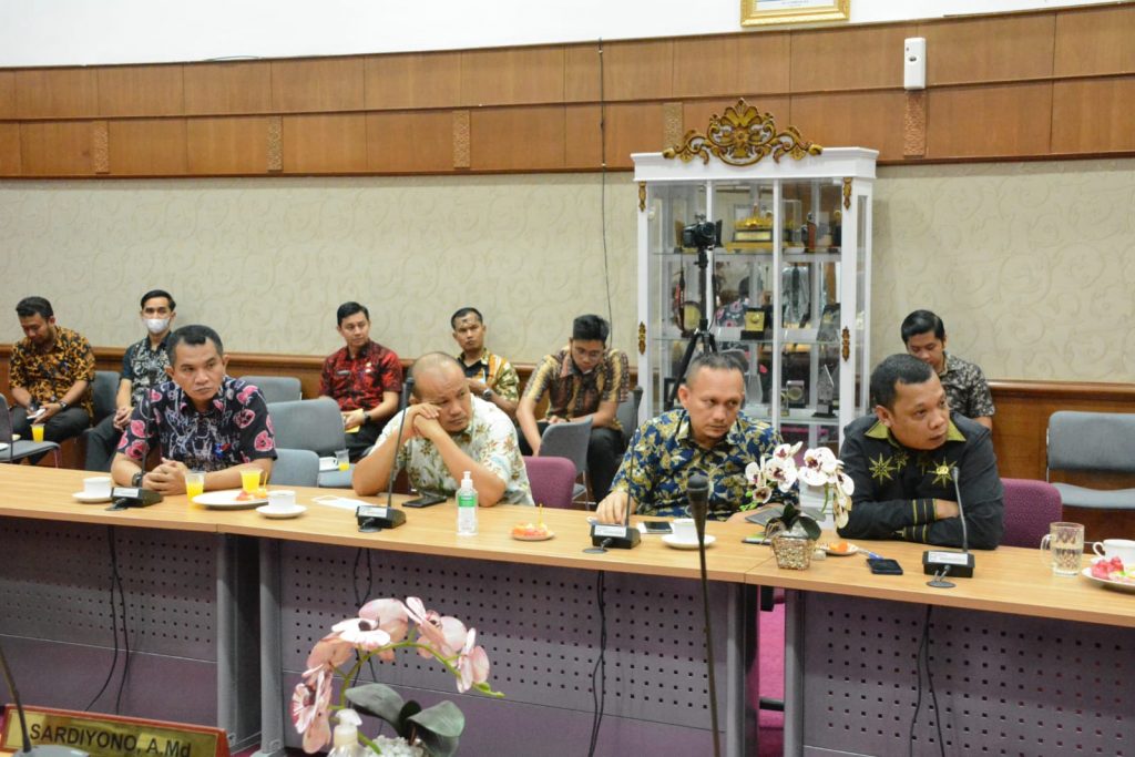 Komisi I DPRD Provinsi Riau Melaksanakan Rapat Kerja Dengan Sekretaris DPRD Provinsi Riau