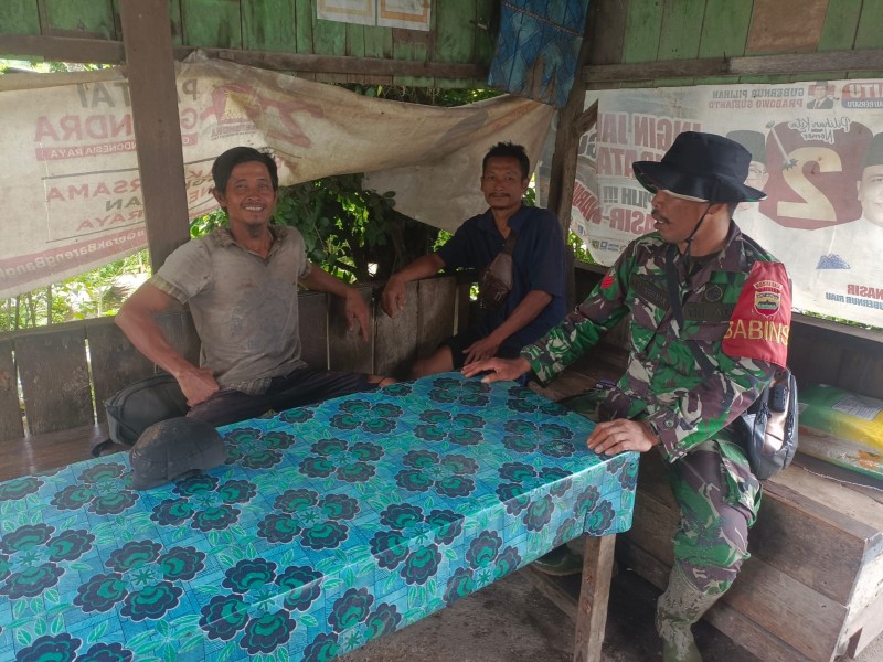 Babinsa Koramil 03/Tpl : Jalankan Komsos Dibulan Puasa Menjadi Hal Yang Berbeda Namun Tetap Semangat