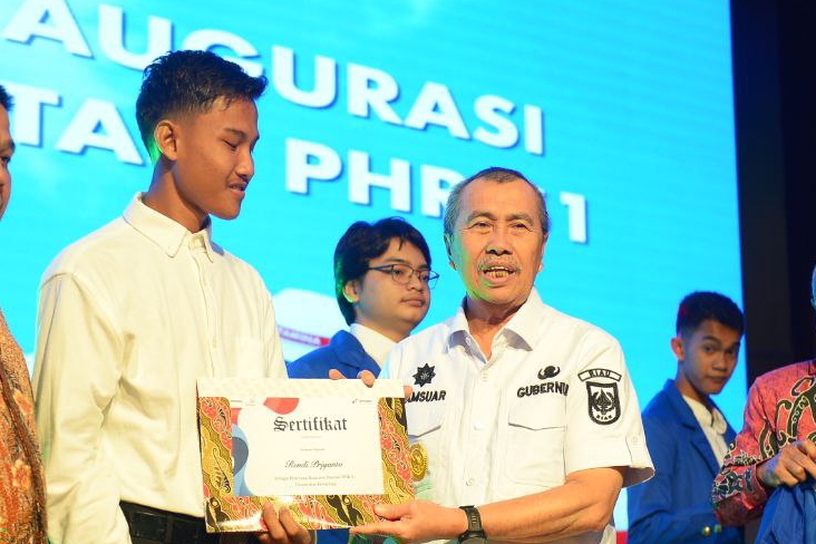 10 Anak Riau Dapat Beasiswa Pertamina, Gubri: Semoga Program ini Berlanjut