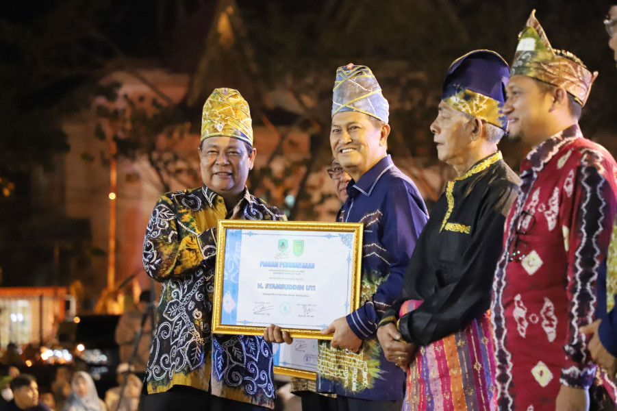 Dihadri Ketum KBB Pusat, Festival Budaya Banjar Aruh Ganal di Inhil Meriah