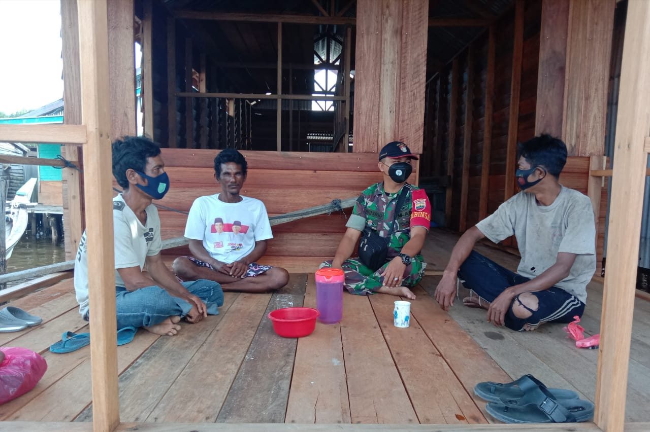 Babinsa Koramil 04/Kuindra Terus Aktifkan Komsos Kepada Masyarakat Binaan