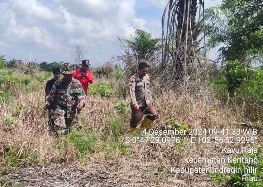 Cegah Kebakaran, Babinsa Koramil 09/Kemuning Giat Patroli di Binaan