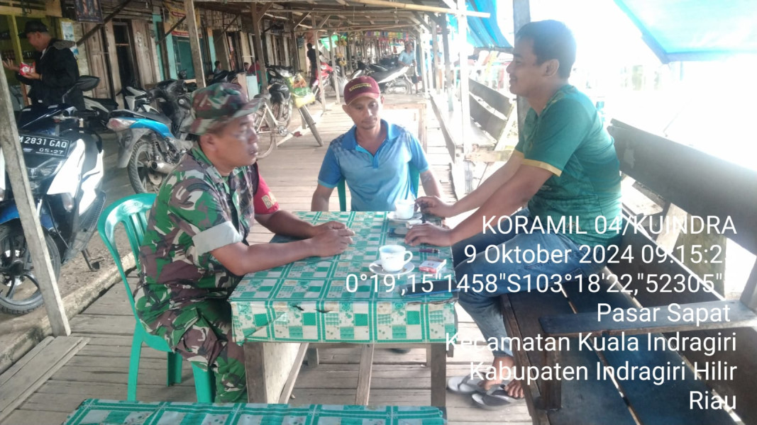 Ciptakan Kebersamaan, Babinsa Koramil 04/Kuindra Ajak Masyarakat Untuk Aktifkan Kembali Siskamling