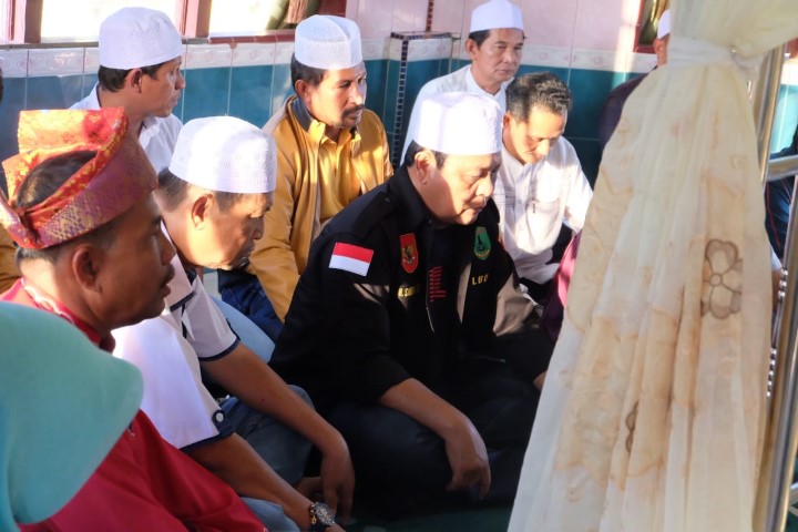 Gubernur Kalsel Ziarah ke Makam Syekh Abdurrahman Sidiq