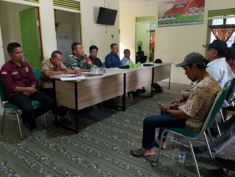 Rutin Laksanakan Komsos, Babinsa Koramil 05/GAS Kodim 0314/Inhil  Sertu Guntur Giat Komsos Bersama Warga Binaan Jelang Pilkada 2024