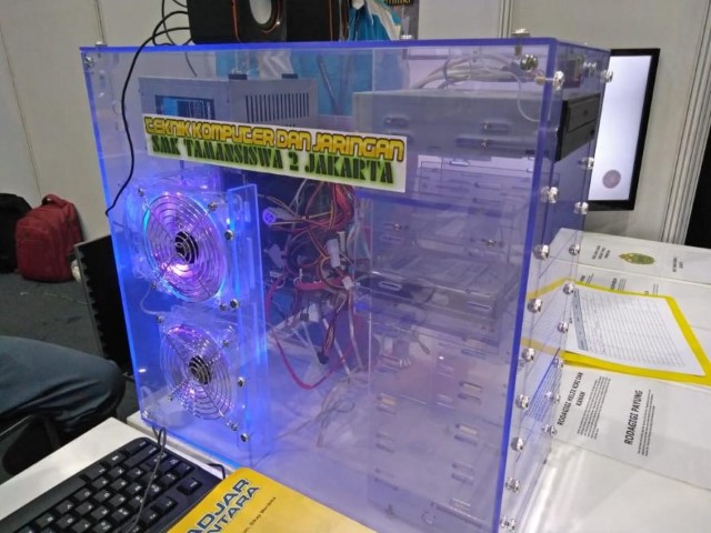 Siswa SMK Pamerkan CPU dengan Desain Transparan di Indocomtech 2018