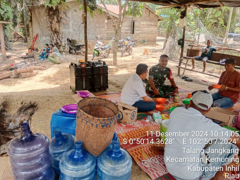 Babinsa Desa Talang Jangkang Gelar Komsos dengan Warga Binaan