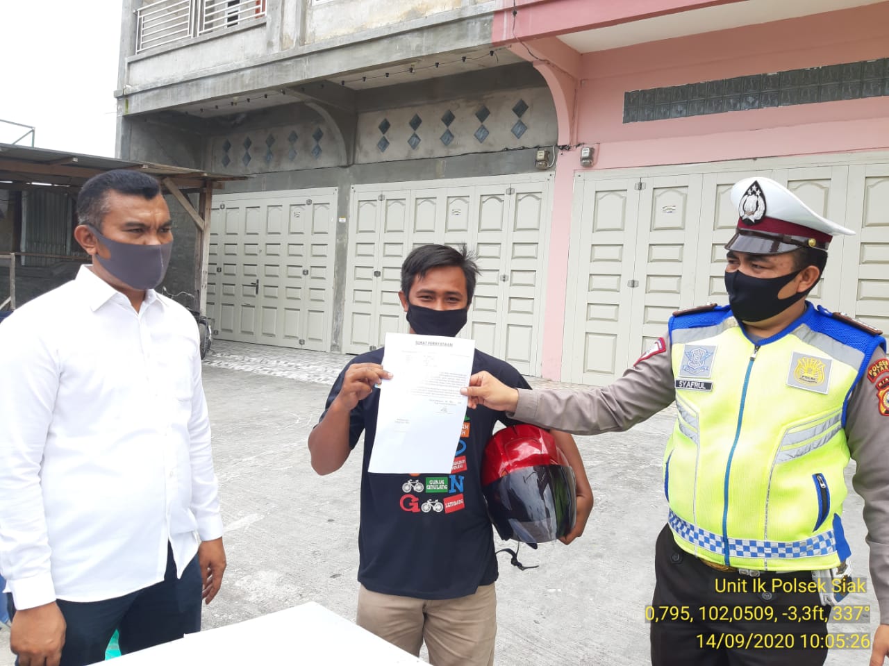 Polsek  Siak Bersama TNI dan Satpol PP  Berikan Tindakan ke Warga yang Tidak  Menggunakan  Masker