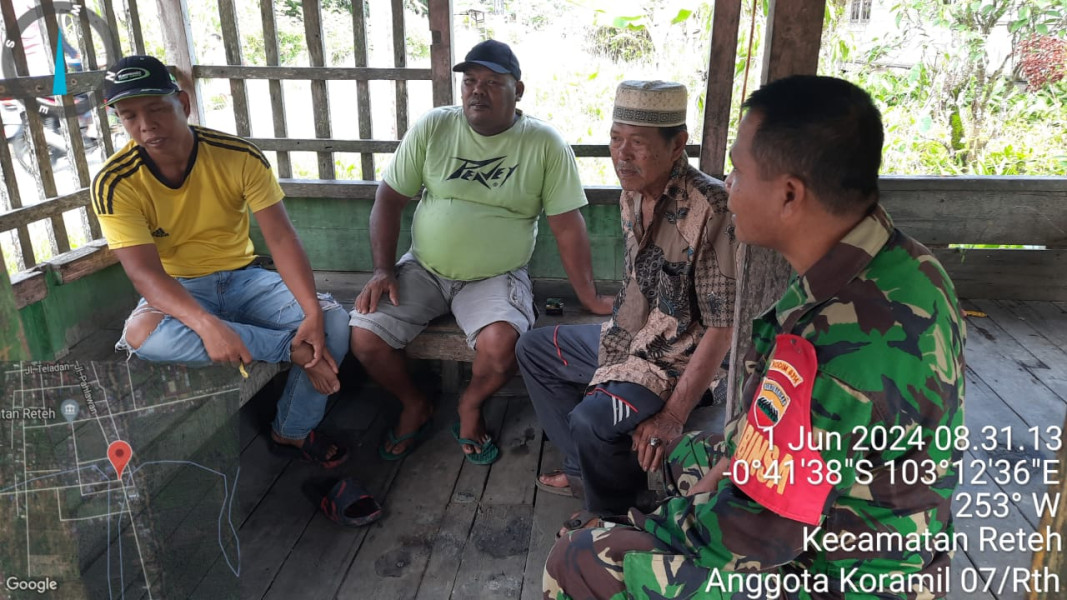 Babinsa Serma Damrianto Berikan Informasi Terkait Perkembangan Kondisi di Binaan