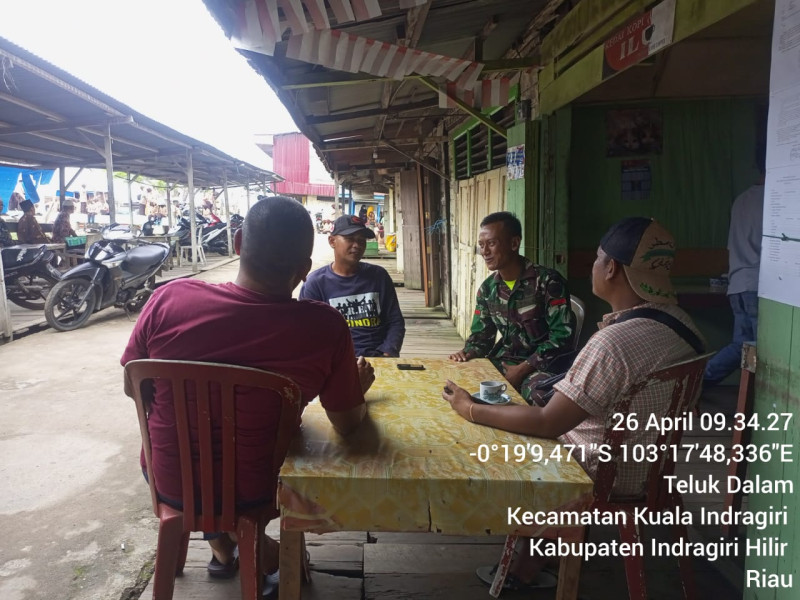 Babinsa Koramil 04/Kuindra Sampaikan Norma-norma Pancasila Kepada Warga