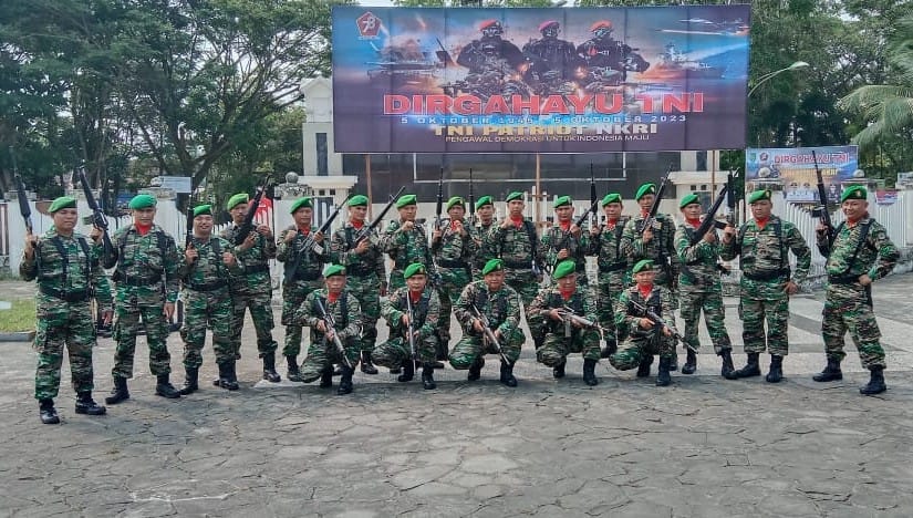 Dalam Rangka HUT TNI, Babinsa Koramil 04/Kdr Gelar Upacara Bersama Anggota Koramil
