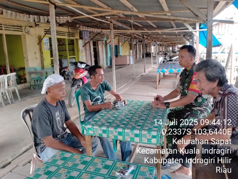 Bersama dengan Masyarakat, Babinsa Koramil 04/Kuindra Siap Pecahkan Semua Masalah