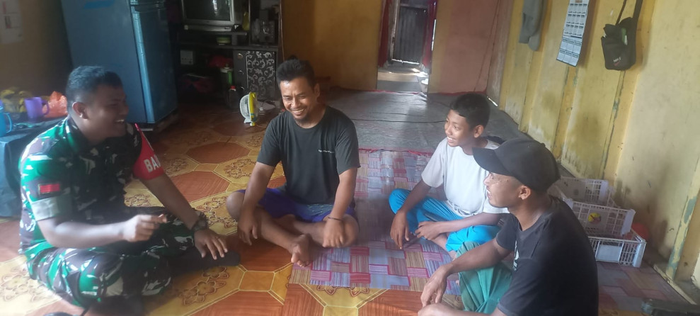 Lewat Komsos, Babinsa Koramil 03/Tpl Imbau Warga untuk Jaga Kebersihan