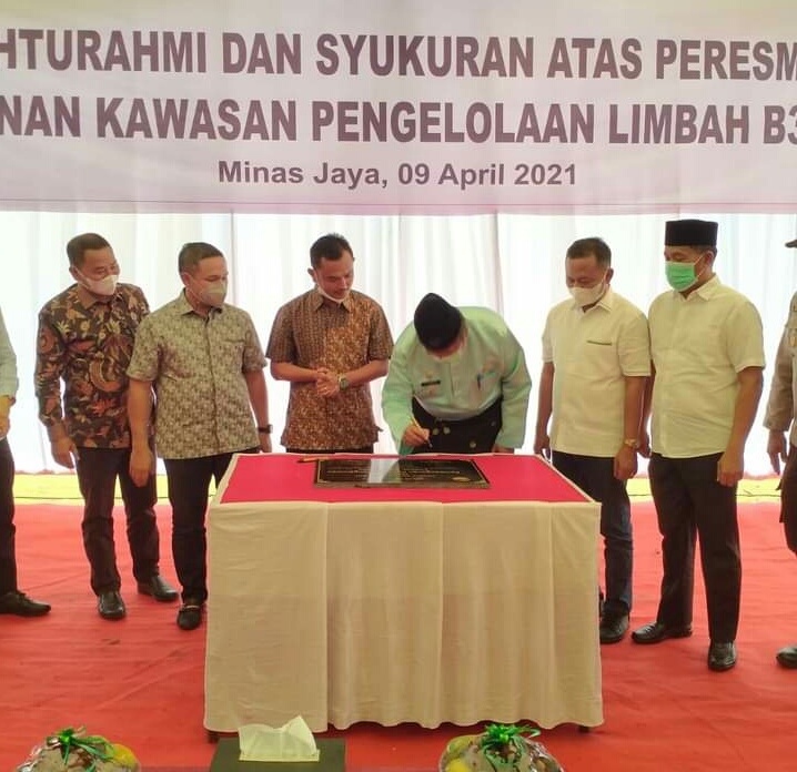Bupati Alfedri Resmikan Pembangunan Kawasan Pengelolaan Limbah B3 Terpadu di Kelurahan Minas Jaya Bupati Alfedri Resmikan Pembangunan Kawasan Pengelolaan Limbah B3 Terpadu di Kelurahan Minas Jaya