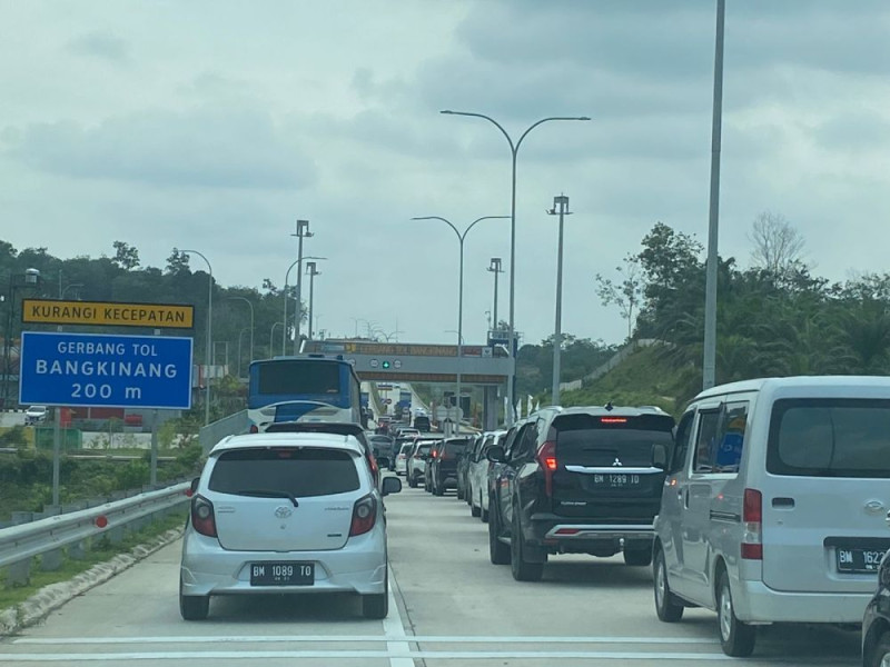 Diberlakukan One Way Untuk Antisipasi Kemacetan di Tol Bangkinang - Koto Kampar