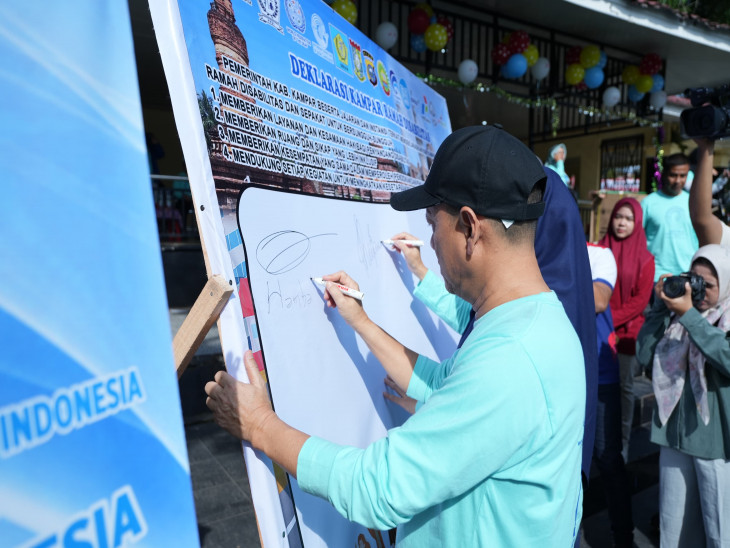 Pj. Bupati Kampar Tanda Tangani Deklarasi Kampar Ramah Disabilitas