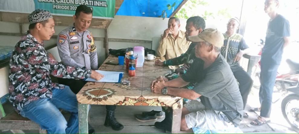 Bhabinkamtibmas Aipda Andromik  Giat Cooling System Dalam Sosialisasikan Pilkada Damai 2024