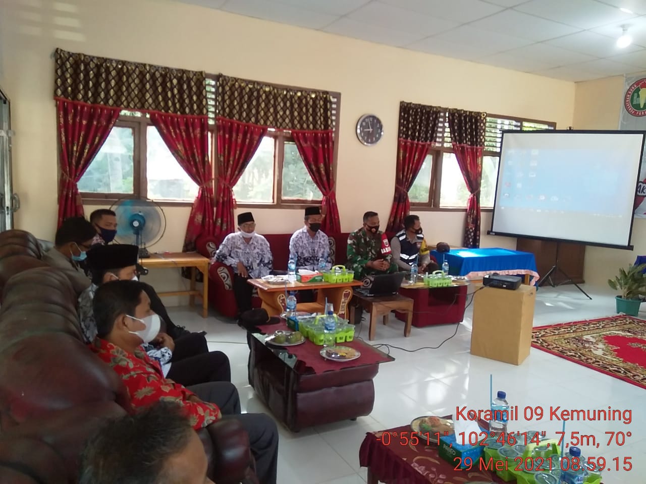 Babinsa Koramil 09/Kemuning Hadiri Konfercab PGRI Kecamatan Kemuning