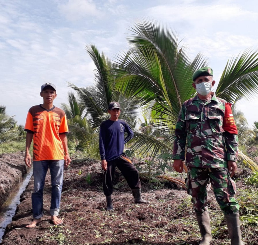Sertu Eri Hamdani Babinsa Koramil 04/Kuindra Terus Gencarkan Lakukan Patroli Karhutla