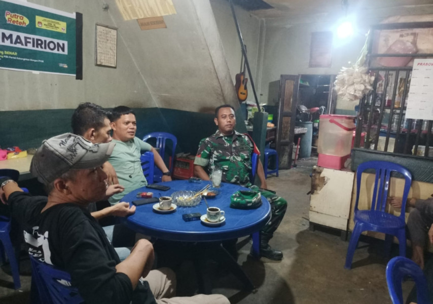 Babinsa Koramil 07/Reteh, Serda Margonda, Gelar Komsos untuk Perkuat Silaturahmi
