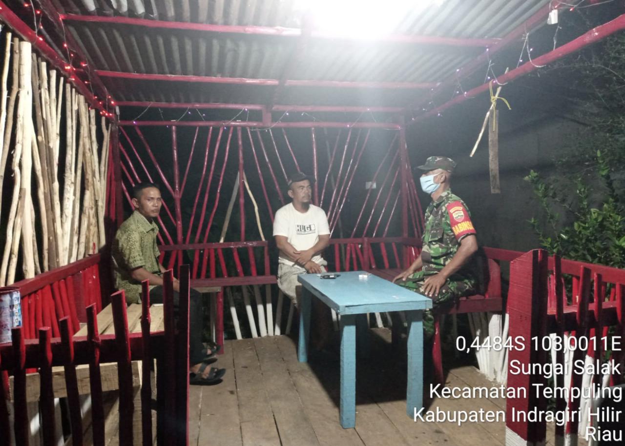 Selain Patroli, Pos Ronda di Jadikan Tempat Komsos Babinsa 03/Tempuling