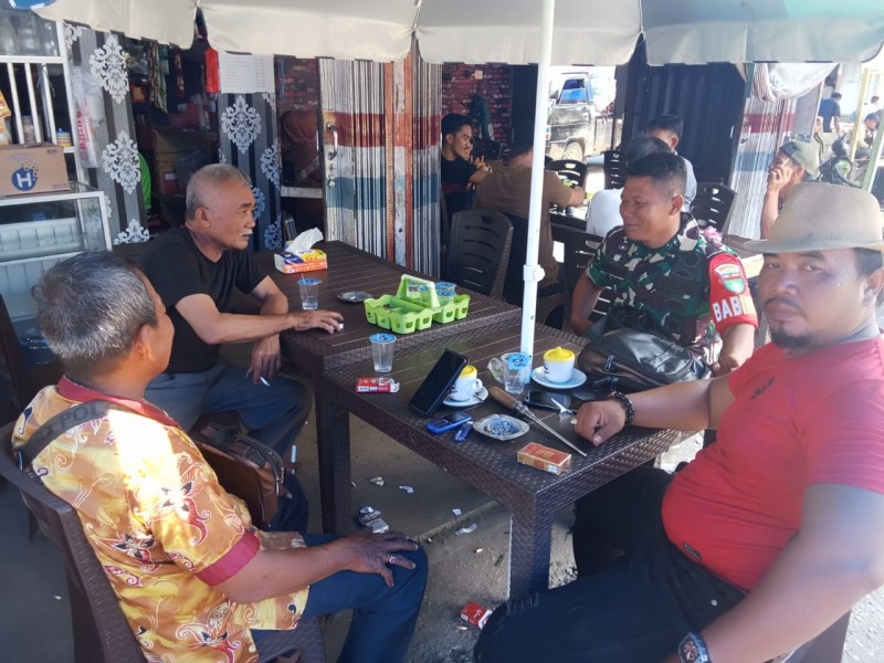 Babinsa Sertu Wisnu Hartono Rangkul Warga Tempuling: Jalin Keakraban, Ciptakan Kedamaian