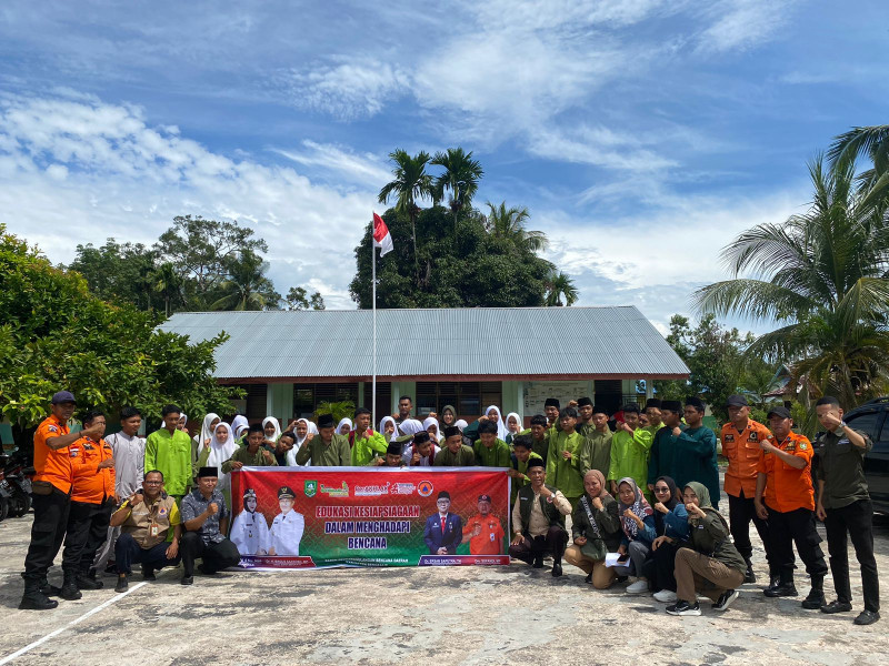 Hadapi Bencana, BPBD Bengkalis Beri Edukasi Kepada Siswa MAN Selatbaru