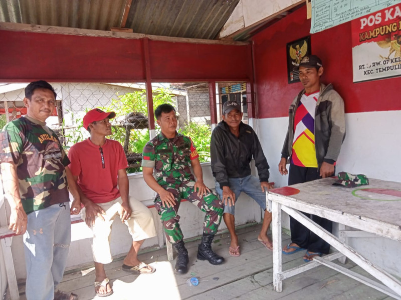 Pada Bulan Ramadhan, Babinsa Koramil 03/Tpl Terus Tingkatkan Komsos Dengan Masyarakat Binaan