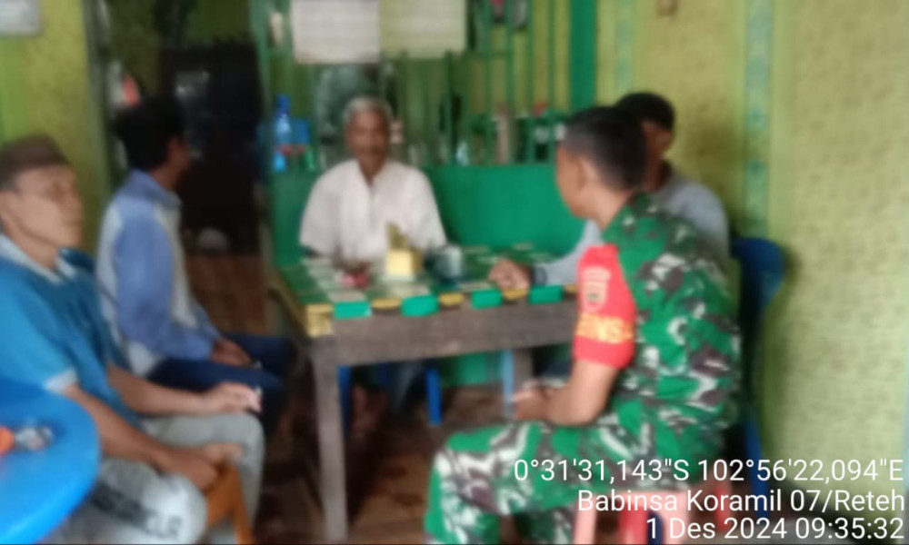 Wujudkan Kebersamaan, Babinsa Serka Yadi Yanto Informasi Dengan Masyarakat