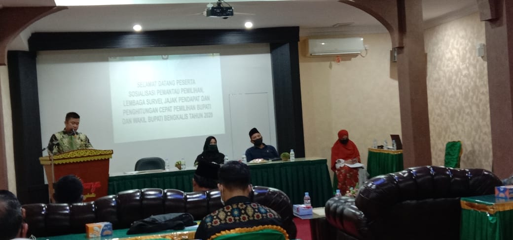 KPU Bengkalis Gelar Sosialisasi Pemantau Pemilihan Di Hotel Surya, Safroni Wakili Ketua KPU