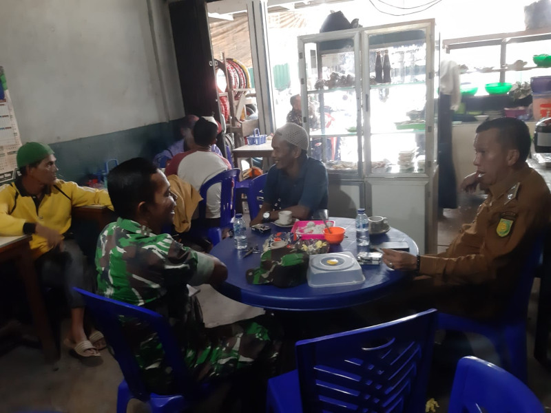 Koramil 07/Reteh Laksanakan Komsos Sekaligus Pendampingan Bersama Lurah Pulau Kijang