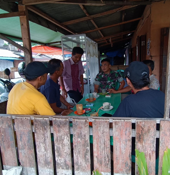 Bangun Kedekatan Dengan Seluruh Elemen, Serda Jg Hutauruk Babinsa Koramil 03/Tpl Rutin Laksanakan Komsos