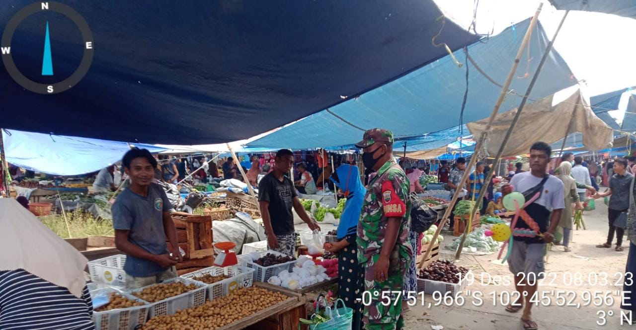 Patuhi Prokes Bersama Personel Koramil 09/Kemuning Di Binaan