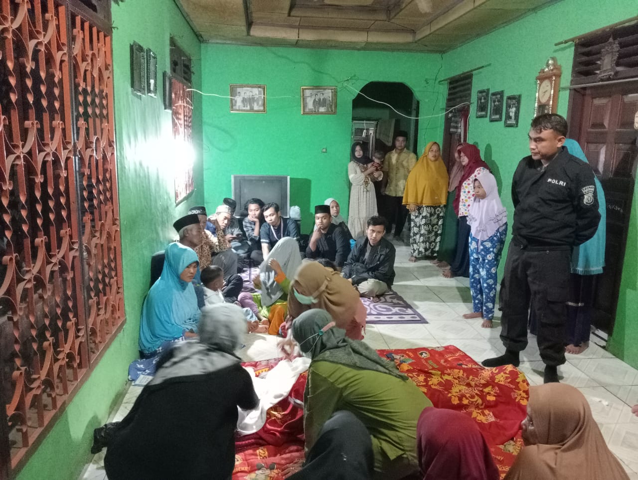 Usai Pulang Sekolah, Anak Korban Terkejut Lihat Ayahnya Tergantung dan Tak Bernyawa di Dalam Kamar