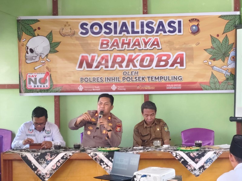 Polsek Tempuling Gelar Sosialisasi Bahaya Narkoba di Desa Teluk Jira