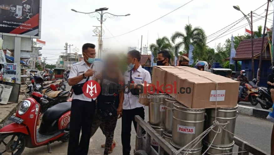 Satpol PP Inhil Amankan Seorang ODGJ di Tembilahan
