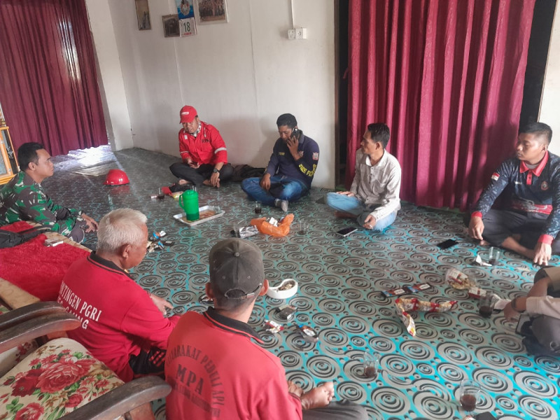 Tingkatkan Sinergitas, Babinsa Koramil 05/Gas Serda Ricky Laksanakan Giat Komsos Di Desa Binaan