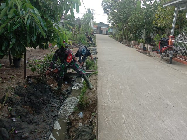 Tata Kampung Pancasila, Babinsa 03/Tempuling Lakukan Kerja Bhakti