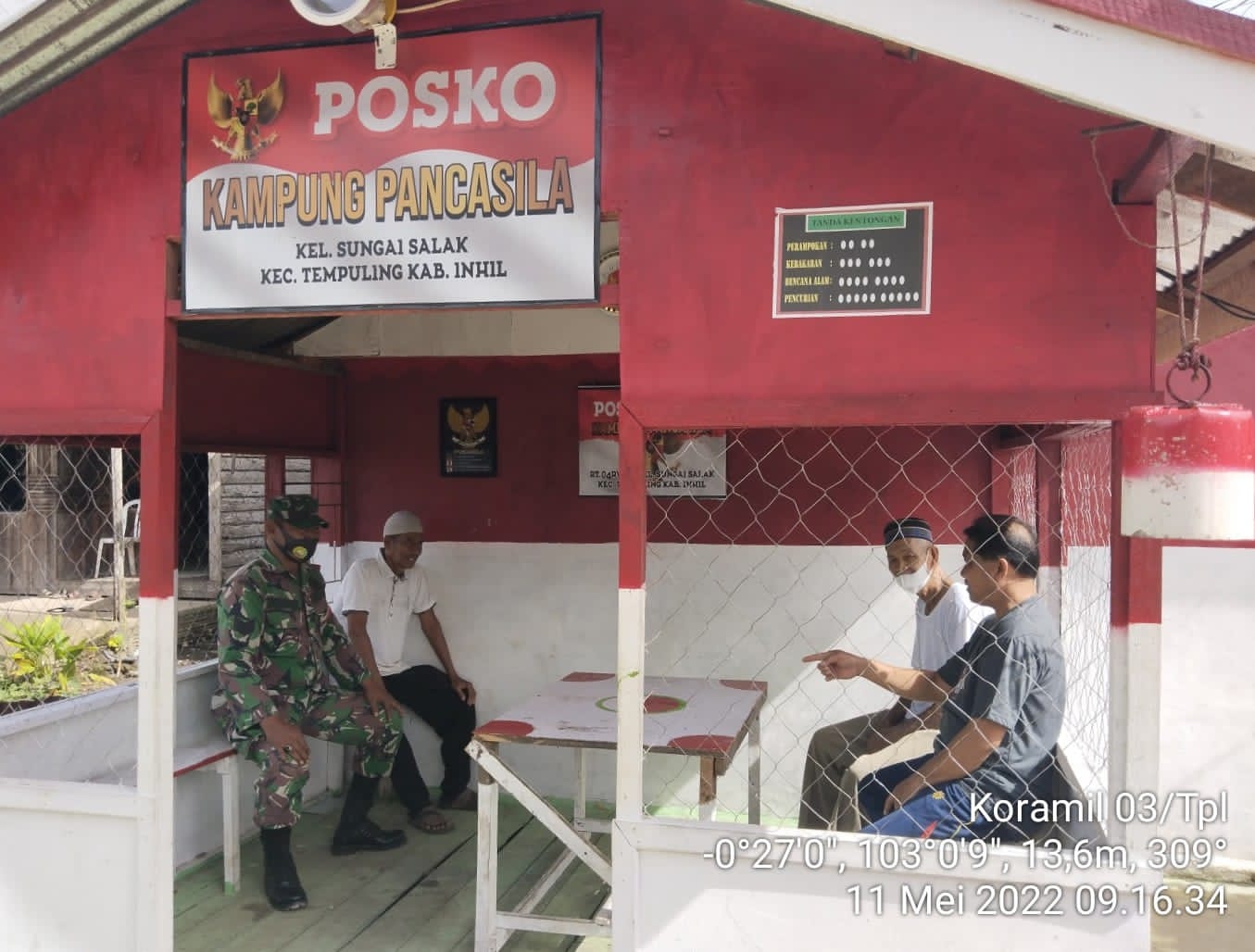 Komsos di Kampung Pancasila, Babinsa Koramil 03/Tempuling Ingatkan Bahaya Radikalisme