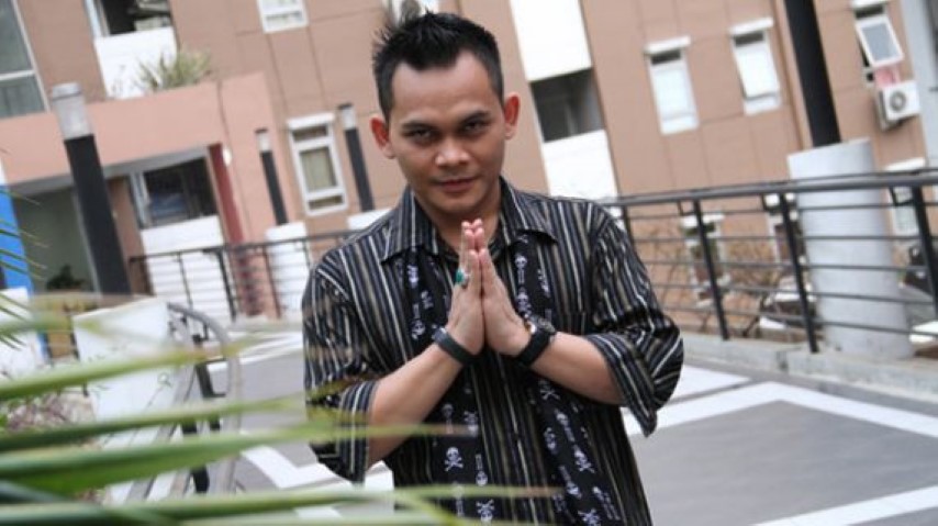 Sebut Syahrini Sudah Dilamar Reino, Mbah Mijan Kata Siapa?