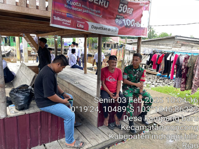 Babinsa Koramil 04/Kuindra Berkomitmen Meningkatkan Kualitas Hidup Masyarakat di Desa Kampung Baru melalui Komsos