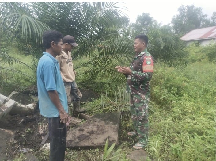 Rutinitas Babinsa Koramil 03/Tpl Setiap Harinya Laksanakan Patroli Tapal Batas