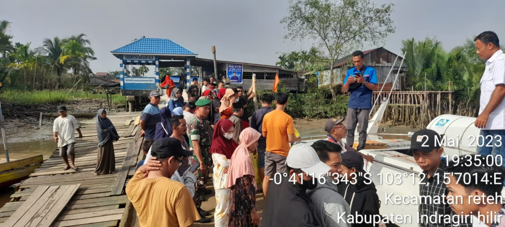 Babinsa Koramil 07/Reteh Tegakkan Pos Pengamanan di Pelabuhan