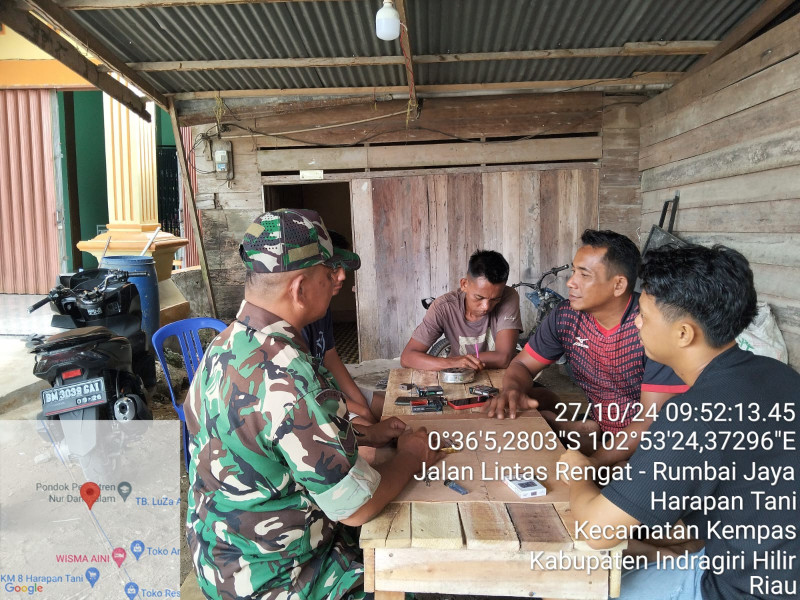 Babinsa Koramil 03/Tpl Himbau Warga Jaga Kesehatan di Tengah Cuaca Tidak Menentu